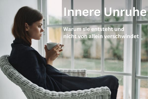 Innere Unruhe – Frau sitzt nachdenklich am Fenster